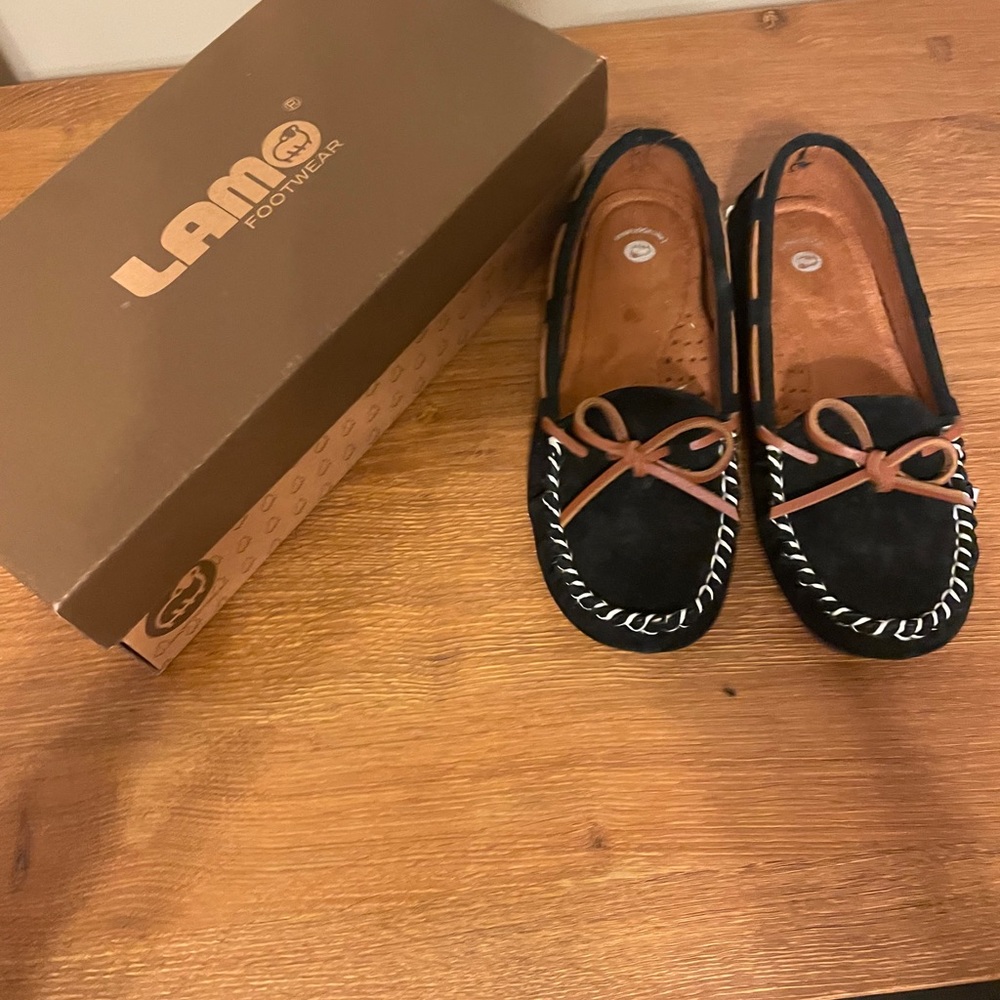 Lamo footwear moccasin size 5
